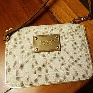 Michael kors wristlet